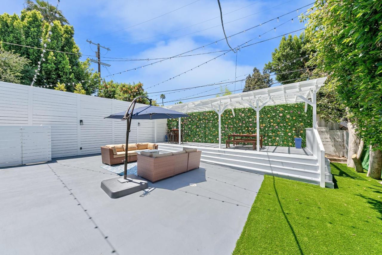 Studio City Contemporary Villa With Pool Sleeps 10 ロサンゼルス エクステリア 写真