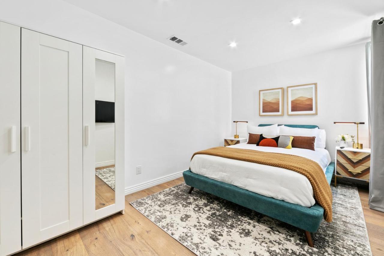 Studio City Contemporary Villa With Pool Sleeps 10 ロサンゼルス エクステリア 写真