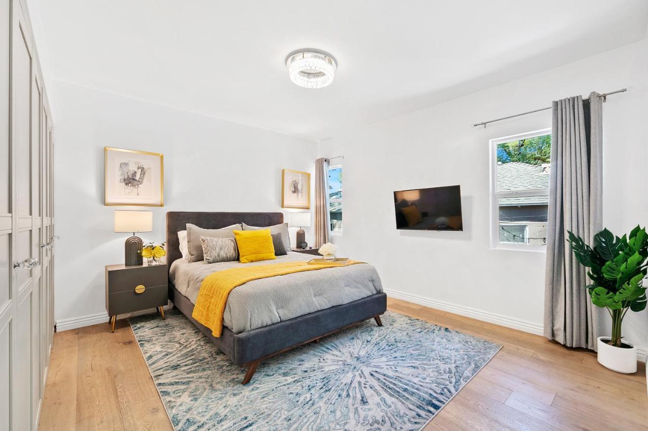 Studio City Contemporary Villa With Pool Sleeps 10 ロサンゼルス エクステリア 写真