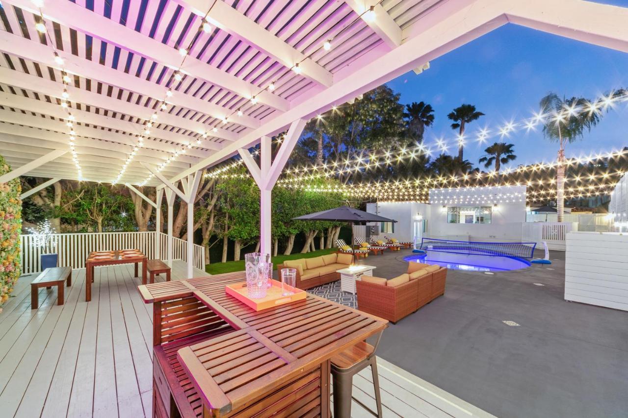 Studio City Contemporary Villa With Pool Sleeps 10 ロサンゼルス エクステリア 写真